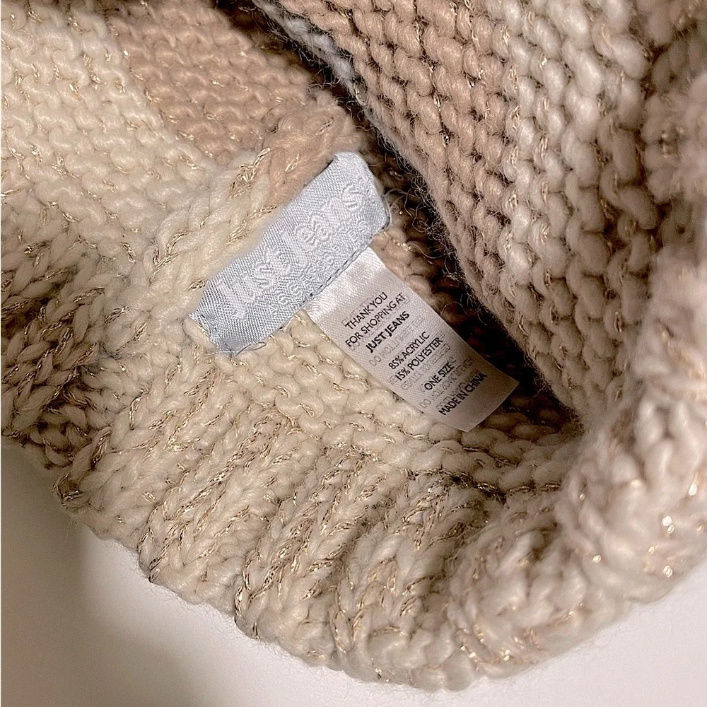 Perri Pom Beanie | NWT - Picture 8 of 9